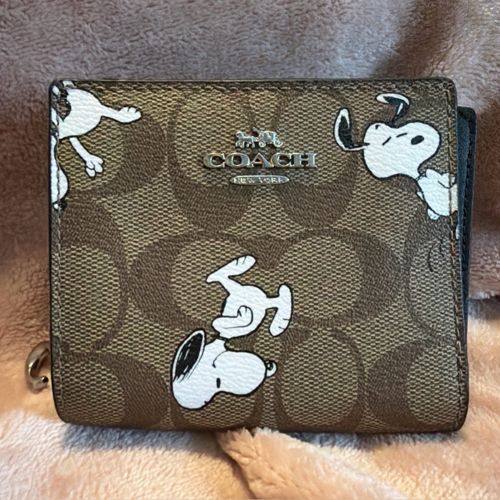 Coach Brown Signature Wallet with Snoopy Print MAKE OFFER!